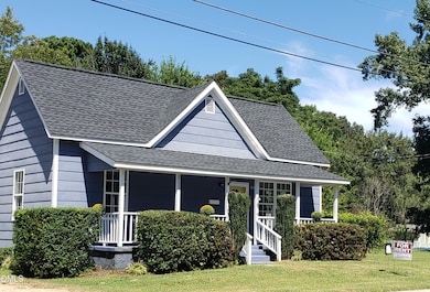 306 S Moore St, Clayton, NC 27520 - photo 4