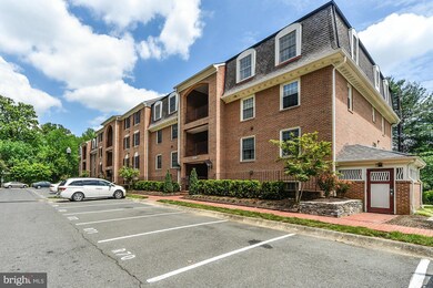 5713 Brewer House Cir unit 202, Rockville, MD 20852 - photo 2