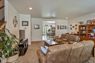 841 N Haskell St, Central Point, OR 97502 - photo 7