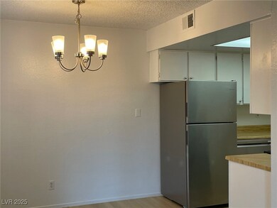 5060 Newport Cove Dr unit B, Las Vegas, NV 89119 - photo 6