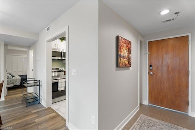 315 N Spruce St unit 304, Winston Salem, NC 27101 - photo 2