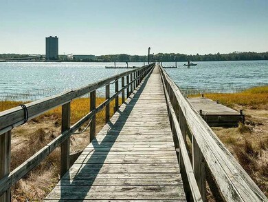 Waterfront/Dock/Pier.