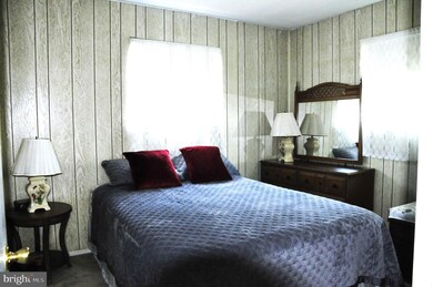 33 W Thames Rd, Little Egg Harbor Township, NJ 08087 - photo 4