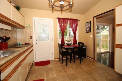 12 Margaret Kitchen 2