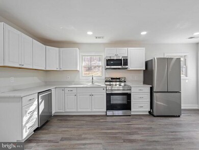 512 Oregon Hollow Rd, Linden, VA 22642 - photo 3