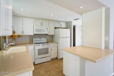 7232 S La Rosa Dr, Tempe, AZ 85283 - photo 2