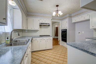 15611 Artoys Dr, Tomball, TX 77377 - photo 7