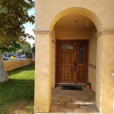 14725 Forest Edge Dr, Sylmar, CA 91342 - photo 2