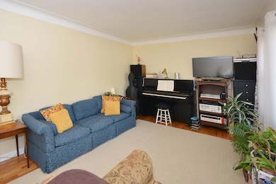 2431 Hillsdale Ave, Kalamazoo, MI 49006 - photo 4