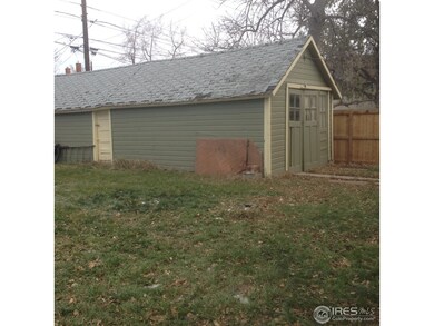 Bach yard, garage