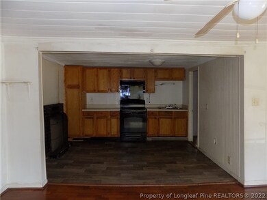 805 Roxie Ave, Fayetteville, NC 28304 - photo 6