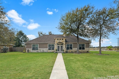 1310 Hunters Ct, Seguin, TX 78155 - photo 4