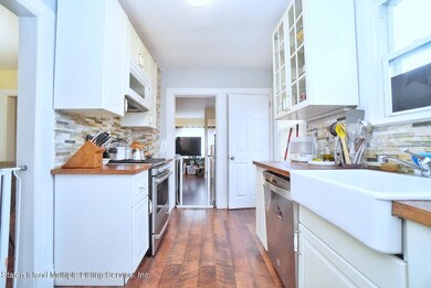 (7) KITCHEN
