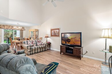 210 Cheyenne Ct, Asheville, NC 28803 - photo 4