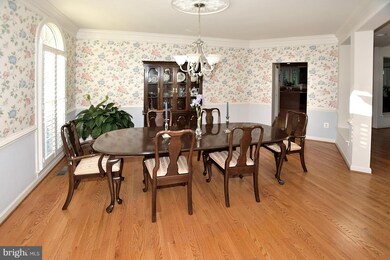 7307 Laurel Creek Ct, Springfield, VA 22150 - photo 4