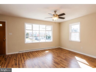 1201 E Bellevue Ave, Reading, PA 19605 - photo 2