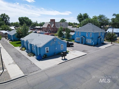 124 NW 4th Ave, Ontario, OR 97914 - photo 3