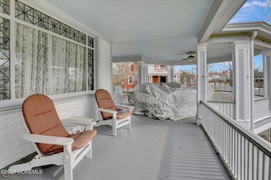 08-Front Porch