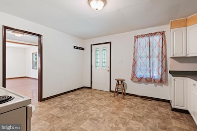 12528 Seavolt Rd, Hancock, MD 21750 - photo 4