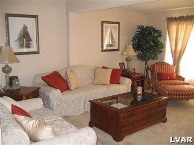 4592 Jasmine Dr, Center Valley, PA 18034 - photo 6