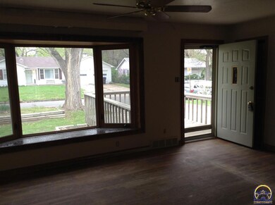 1640 SW Burnett Rd, Topeka, KS 66604 - photo 5