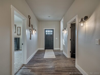 18081 N 124th West Ave, Skiatook, OK 74070 - photo 4