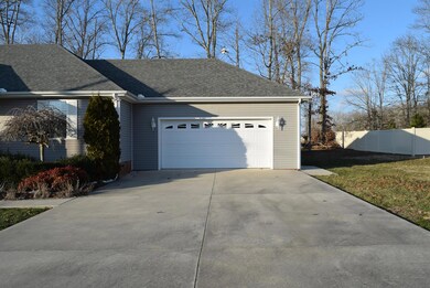 1098 Indian Springs Cir, Manchester, TN 37355 - photo 3