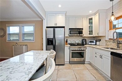 211 Kemball Ave, Staten Island, NY 10314 - photo 6