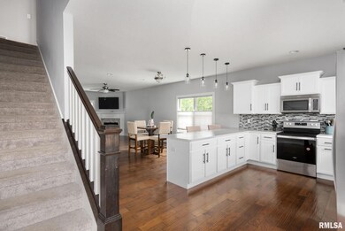 1524 Shamrock Dr, Davenport, IA 52807 - photo 5