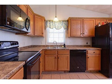 39 Redfern St, North Providence, RI 02911 - photo 5