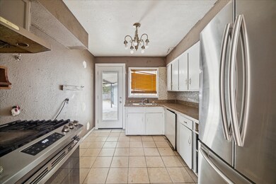 1513 Thomas Ave, Pasadena, TX 77506 - photo 7