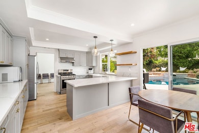 13133 Morrison St, Sherman Oaks, CA 91423 - photo 7