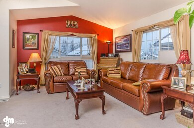 11631 Birch Knoll Loop-large-004-Living