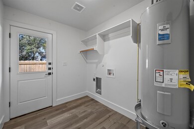 522 E 5th St unit 2, Bonham, TX 75418 - photo 2