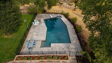Entertaining size pool