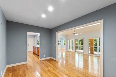 16 Little Pond Rd Lantana FL-large-035-2