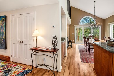 2865-Snowberry-MLS_07