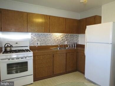 311 Highfalcon Rd, Reisterstown, MD 21136 - photo 2