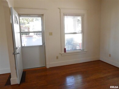 1637 W 16th St, Davenport, IA 52804 - photo 3