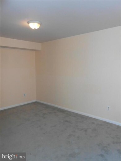 11212 Chestnut Grove Square unit 215, Reston, VA 20190 - photo 5