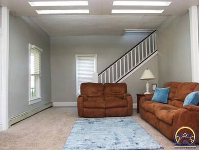 302 Highland Ave, Hoyt, KS 66440 - photo 2