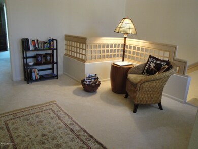 Upstairs Loft - perfect Den/Study