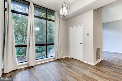 11554 Rolling Green Ct unit 100, Reston, VA 20191 - photo 2