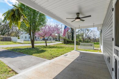 04-123 W Moody Ave18