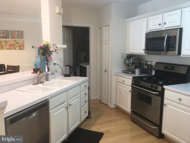 12481 Hayes Ct unit 101, Fairfax, VA 22033 - photo 5