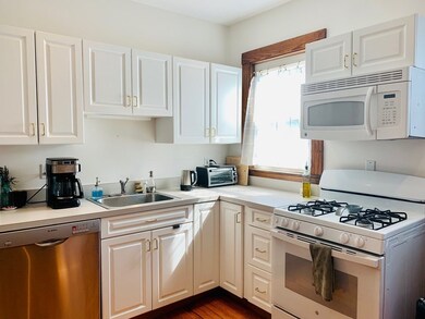 4 Linden Ct unit 2, Brookline, MA 02445 - photo 3