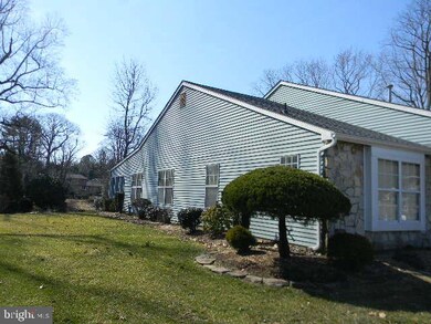 72 Lakebridge Dr, Woodbury, NJ 08096 - photo 3