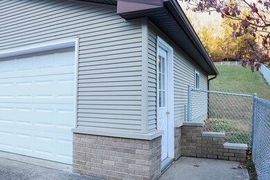 1710 Middle Grave Creek Rd, Moundsville, WV 26041 - photo 6