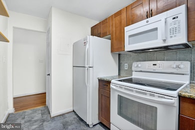3210 S 28th St unit 403, Alexandria, VA 22302 - photo 3