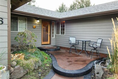 1496 NE Saddle Rock Ct, Bend, OR 97701 - photo 2